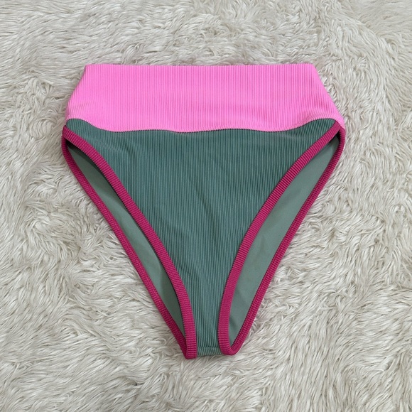 ✨SOLD✨Beach Riot Core Collection In Sage Bloom Colorblock - Picture 7 of 10